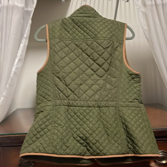Talbots Women's Medium Green Quilted Zip Vest W/Pockets + Brown and Gold Accents - Picture 11 of 15